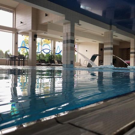 Hotel Victoria Bolszewo Buitenkant foto