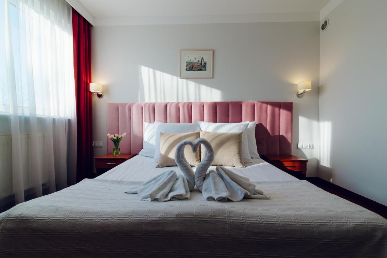 Hotel Victoria Bolszewo Buitenkant foto