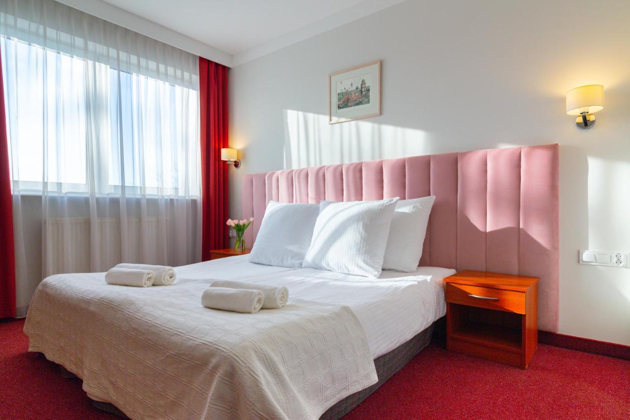 Hotel Victoria Bolszewo Buitenkant foto