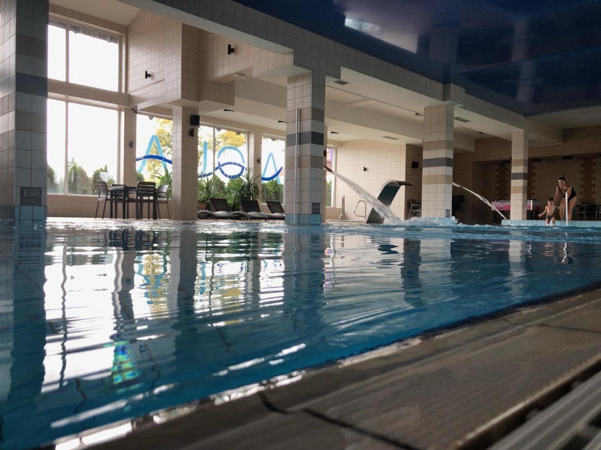 Hotel Victoria Bolszewo Buitenkant foto